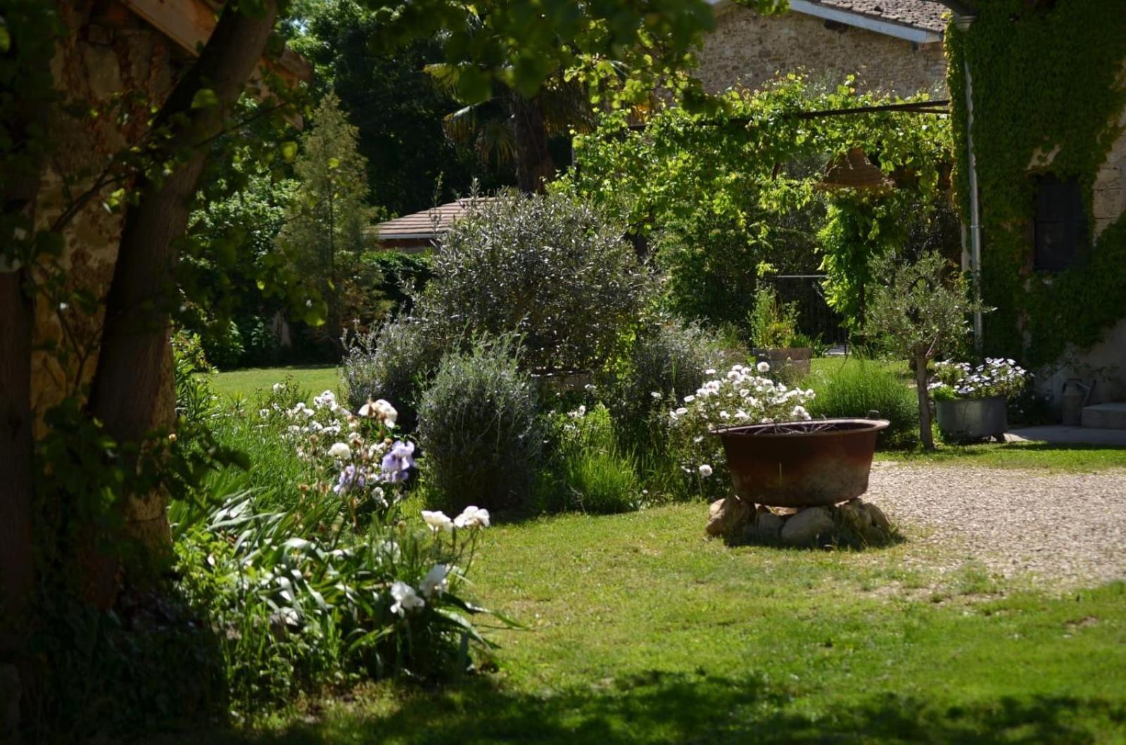 Ferme St Pierre 2 Suites Avec Repas, Piscine, Clim, Cheminee Ou Baignoire Spa Chabeuil Εξωτερικό φωτογραφία